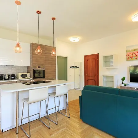 アパート Casa Nives - By Impero House